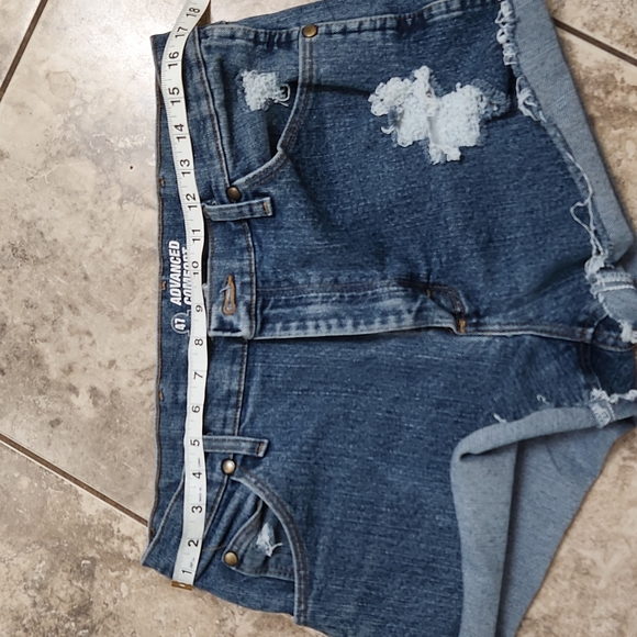 Wrangler Cut Off Shorts - Picture 5 of 5